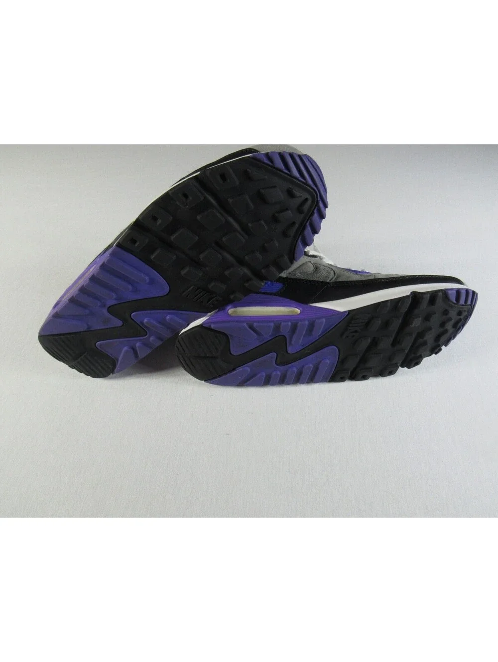 Nike Air Max 90 Hyper Grape Low Top Lace-Up Mesh Cushioned CD0881-104 - Size 8.5